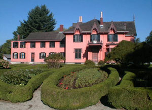 The Pink Roseland Cottage/Bowen House